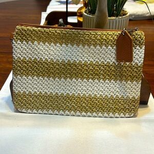 💥2/$10 
Thirty-One Jewell straw Zipper Pouch Tan & White